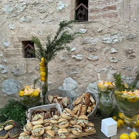 Il Borgo Delle Pampare ファームステイ カンペッロ・スル・クリトゥンノ